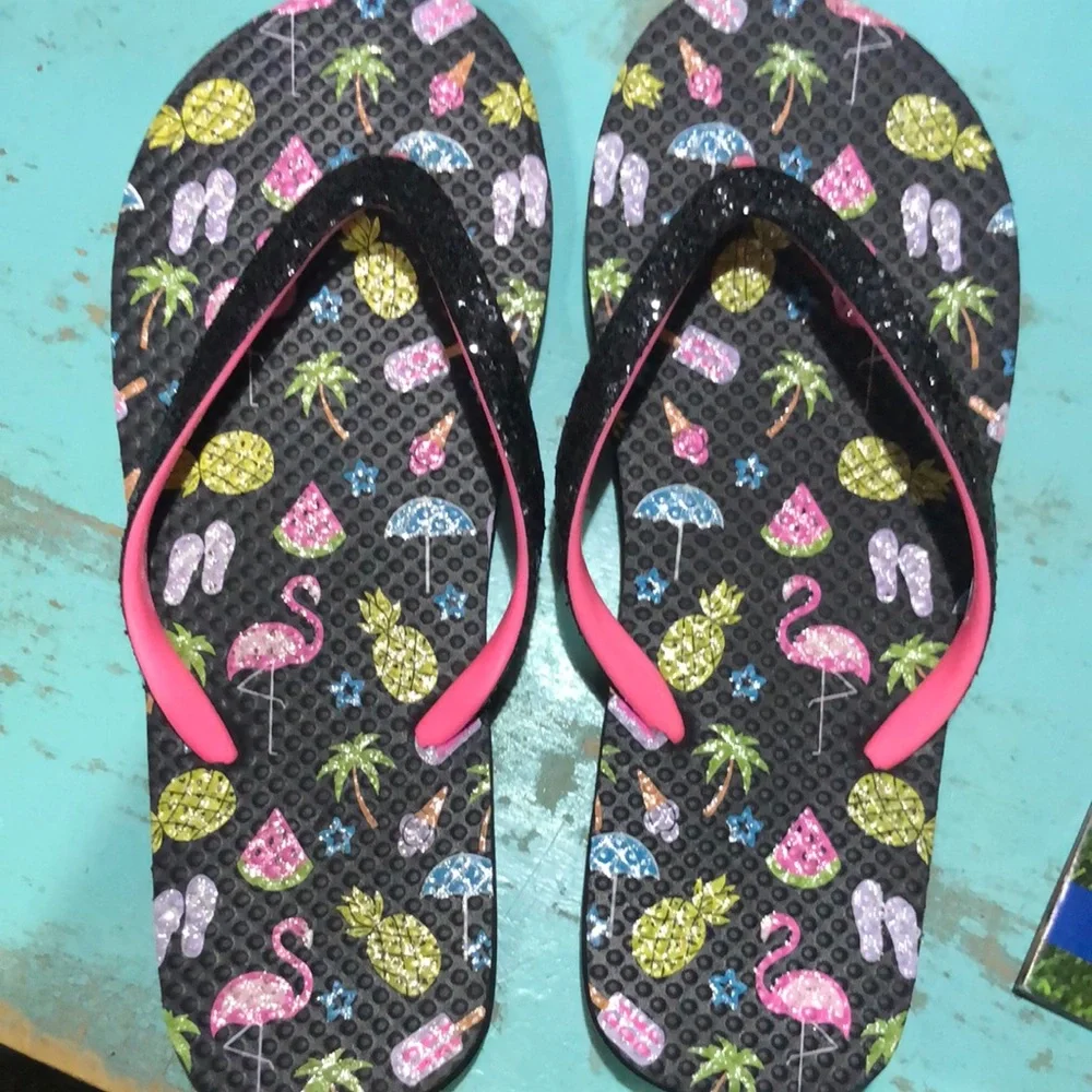 Colorful‎ Patterned Flip Flops